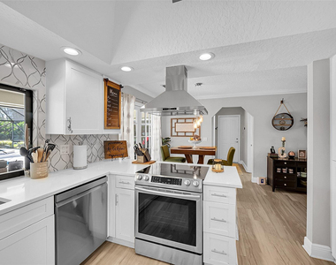 8606 Arrowhead Drive - Photo Thumbnail 17