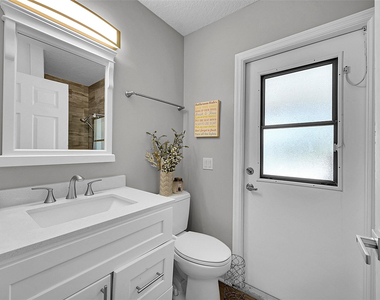 8606 Arrowhead Drive - Photo Thumbnail 12