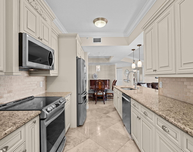 101 Se 20 Avenue - Photo Thumbnail 5