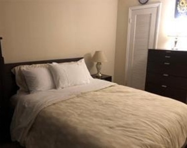 122 Farnham F - Photo Thumbnail 18
