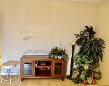 122 Farnham F - Photo Thumbnail 23