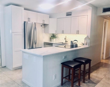 122 Farnham F - Photo Thumbnail 4