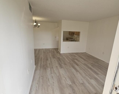10069 Nw 4th Street - Photo Thumbnail 3