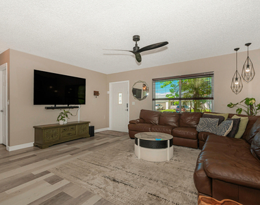 19442 Colorado Circle - Photo Thumbnail 5