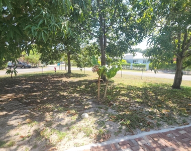 198 Se 27th Court - Photo Thumbnail 3