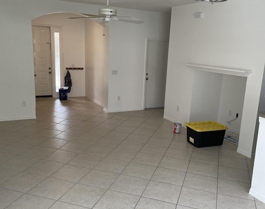 401 Rainbow Springs Terrace - Photo Thumbnail 2
