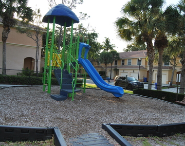401 Rainbow Springs Terrace - Photo Thumbnail 17
