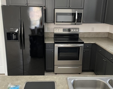 401 Rainbow Springs Terrace - Photo Thumbnail 6