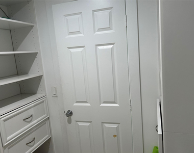 1117 Ne 5th Avenue - Photo Thumbnail 5