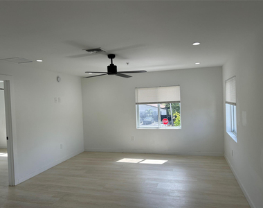 1117 Ne 5th Avenue - Photo Thumbnail 12