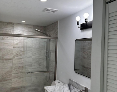 1117 Ne 5th Avenue - Photo Thumbnail 1