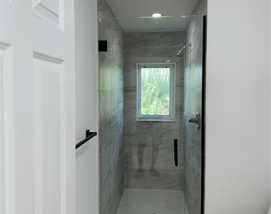 1117 Ne 5th Avenue - Photo Thumbnail 14