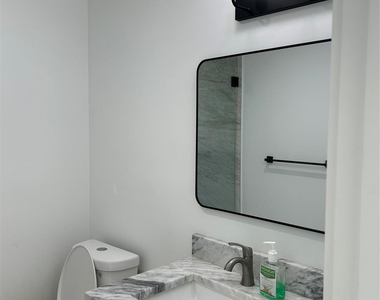1117 Ne 5th Avenue - Photo Thumbnail 13