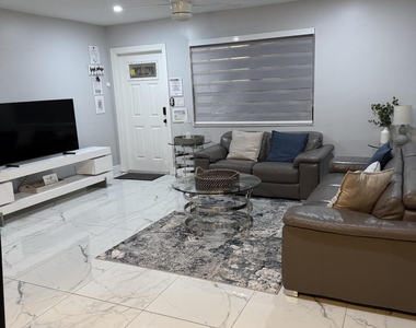 2522 Nw 82nd Terrace - Photo Thumbnail 3