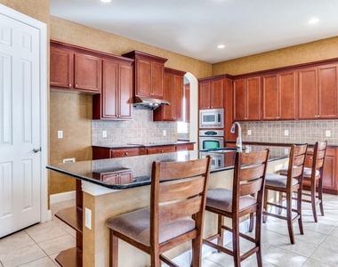 4652 Phillip Drive - Photo Thumbnail 2