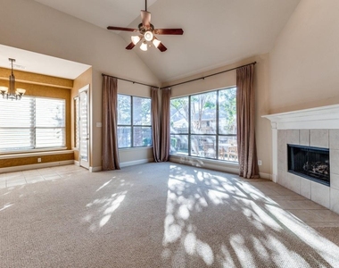 4652 Phillip Drive - Photo Thumbnail 8