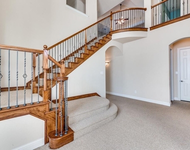 4652 Phillip Drive - Photo Thumbnail 9