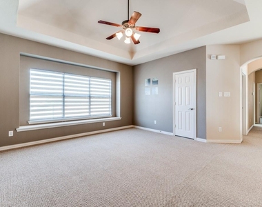 4652 Phillip Drive - Photo Thumbnail 10