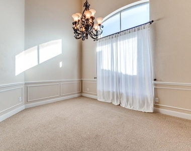 4652 Phillip Drive - Photo Thumbnail 12