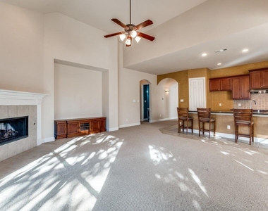 4652 Phillip Drive - Photo Thumbnail 7