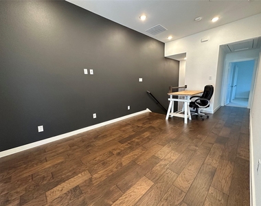 358 Somerville Drive - Photo Thumbnail 11