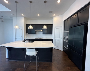 358 Somerville Drive - Photo Thumbnail 6