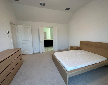 358 Somerville Drive - Photo Thumbnail 12