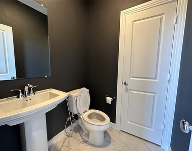 358 Somerville Drive - Photo Thumbnail 9