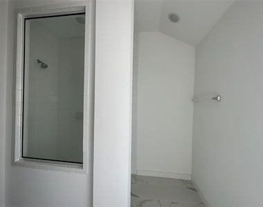 358 Somerville Drive - Photo Thumbnail 15