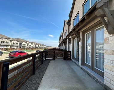 358 Somerville Drive - Photo Thumbnail 2