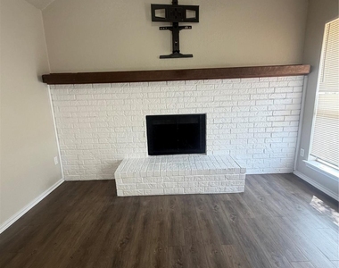 7313 Silver Sage Drive - Photo Thumbnail 4