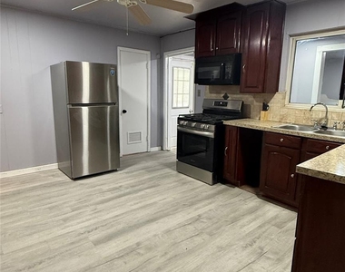 605 Biggs Terrace - Photo Thumbnail 8