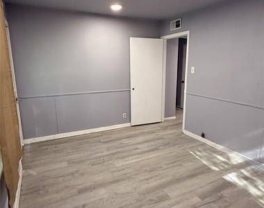 605 Biggs Terrace - Photo Thumbnail 1