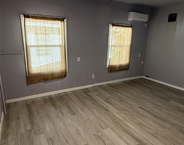 605 Biggs Terrace - Photo Thumbnail 11