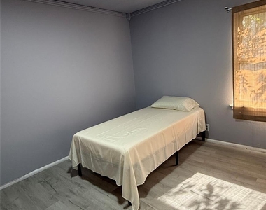 605 Biggs Terrace - Photo Thumbnail 17