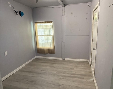 605 Biggs Terrace - Photo Thumbnail 22
