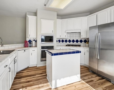 11379 Lockshire Drive - Photo Thumbnail 14