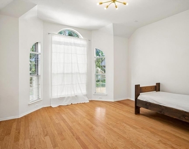 11379 Lockshire Drive - Photo Thumbnail 23