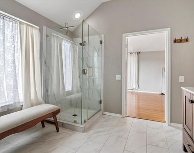 11379 Lockshire Drive - Photo Thumbnail 18