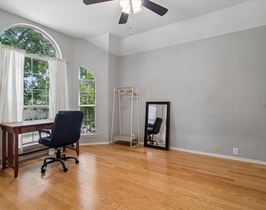 11379 Lockshire Drive - Photo Thumbnail 16