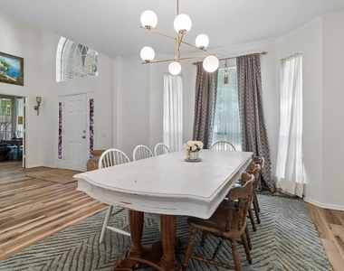 11379 Lockshire Drive - Photo Thumbnail 3