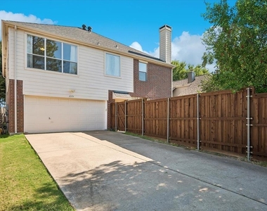 11379 Lockshire Drive - Photo Thumbnail 28