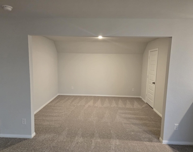 714 Tinsley Meadows Drive - Photo Thumbnail 9