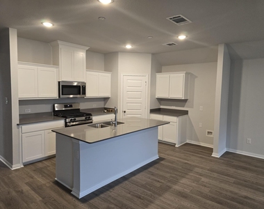 714 Tinsley Meadows Drive - Photo Thumbnail 2