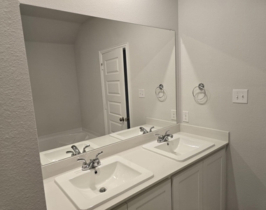 714 Tinsley Meadows Drive - Photo Thumbnail 5