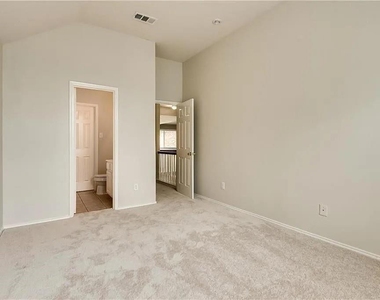 9304 Regal Oaks Drive - Photo Thumbnail 22