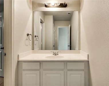 9304 Regal Oaks Drive - Photo Thumbnail 20