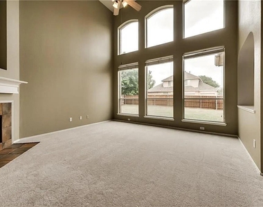 9304 Regal Oaks Drive - Photo Thumbnail 11