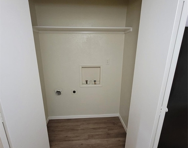 2626 Dove Meadow Drive - Photo Thumbnail 21