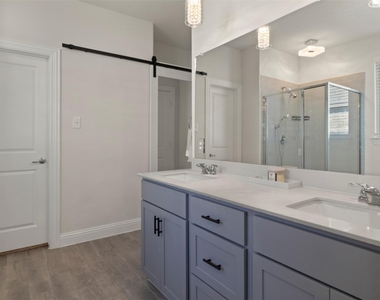 4125 Fern Loop - Photo Thumbnail 14